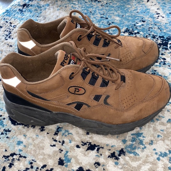 Propét Stability Walker Walking Shoe - Picture 5 of 7